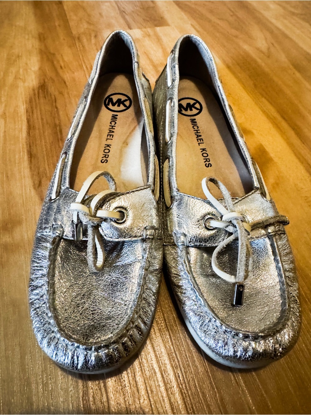Michael Kors Metallic Silver Women's Moccasin Loafers with Bow